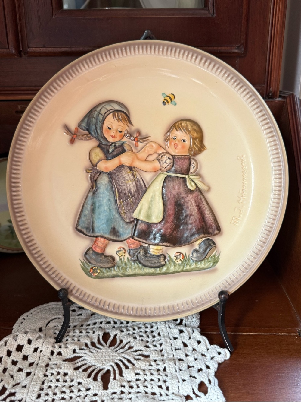 Vintage 1980 M.J. Hummel Goebel Spring Dance Anniversary Plate HUM 281